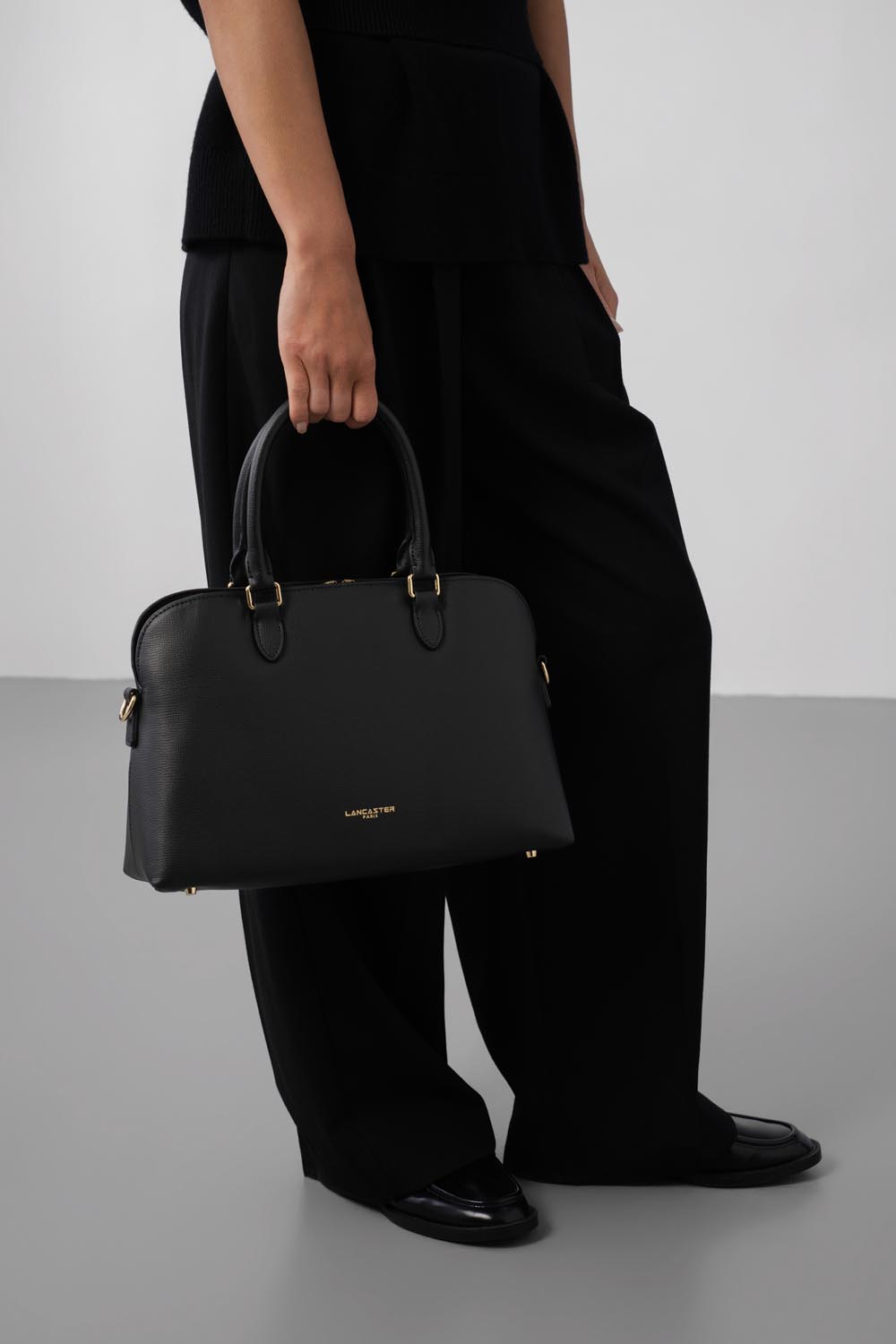 Lancaster - Sac Demi Lune Sierra Jia - Achat en Ligne Couleurs génériques Noir Taille TU Couleurs Système Polaris Noir Lancaster - Sac Demi Lune Sierra Jia - Achat en Ligne Couleurs génériques Noir Taille TU Couleurs Système Polaris Noir